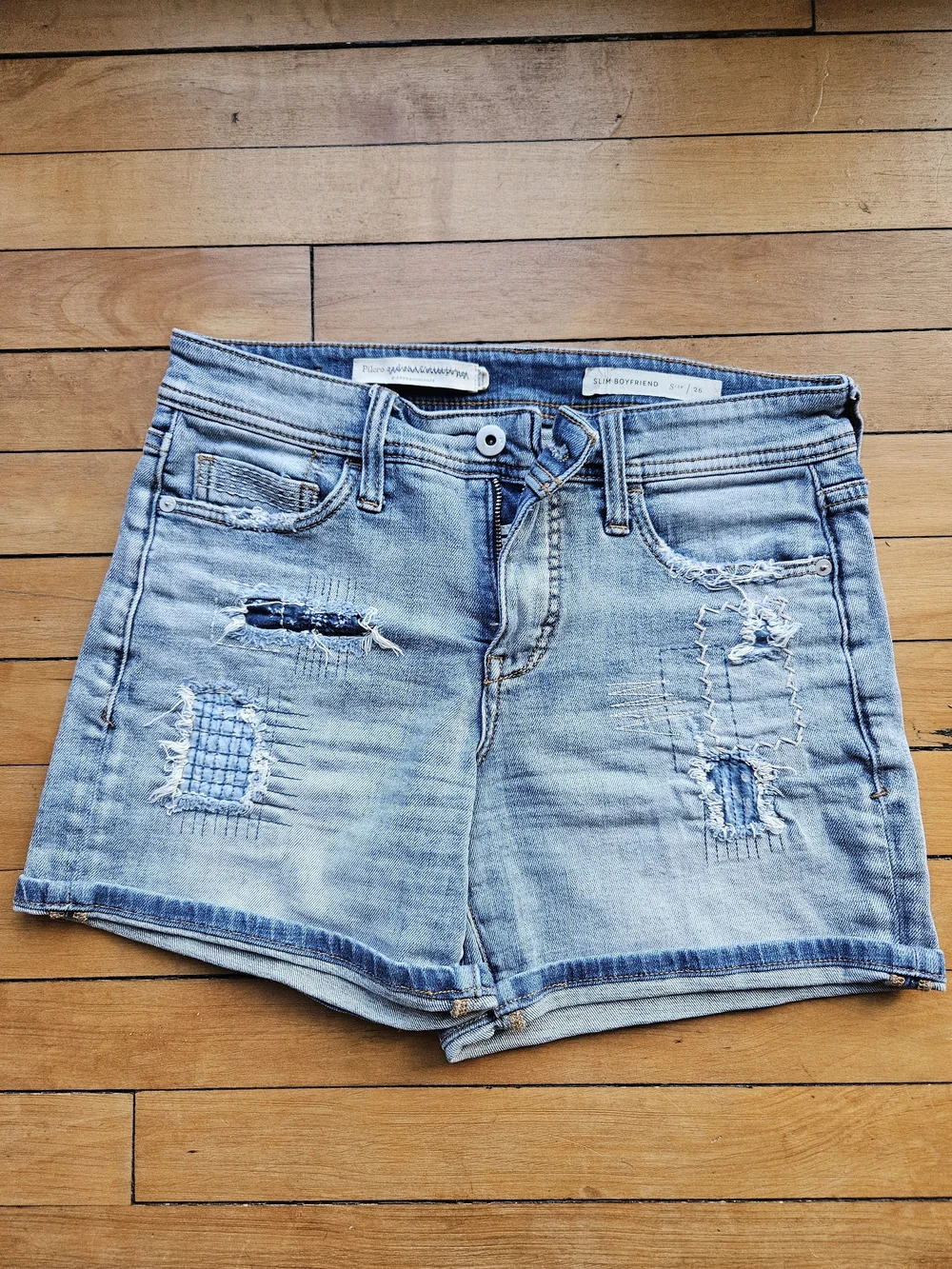 Pilcro Anthropologie Slim Boyfriend Distressed Denim Shorts Size 26 - Picture 1 of 4